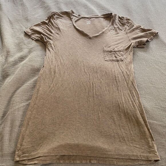 Tan V-neck  - Picture 5 of 10